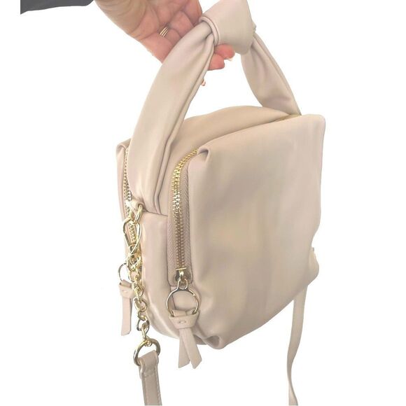 NWT🏷 Cream bag w/gold accents, short & long handles 2 compartments, CHIC! - Picture 1 of 14